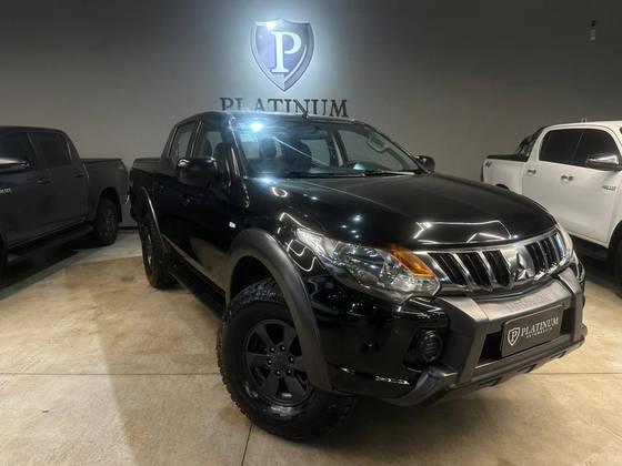 MITSUBISHI L200 TRITON 2.4 16V TURBO DIESEL SPORT GLS CD 4P 4X4 AUTOMÁTICO